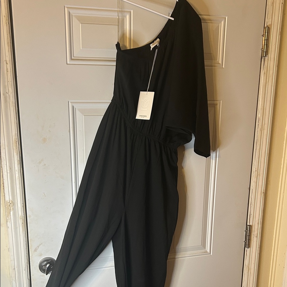 ANDREE BY UNIT Elegant Black Garment